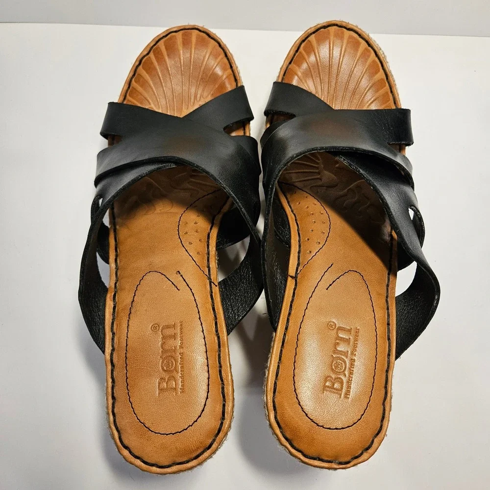 Born leather wedge